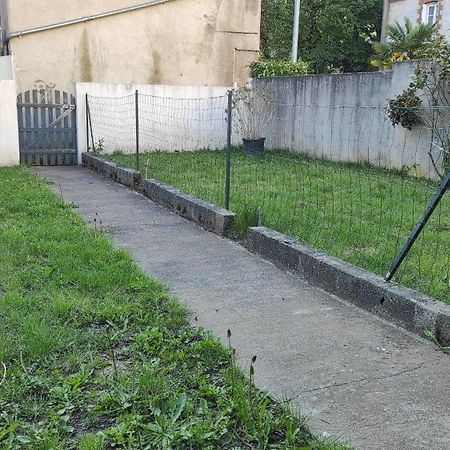 Logement Atypique Au Coeur De Cholet Luaran gambar
