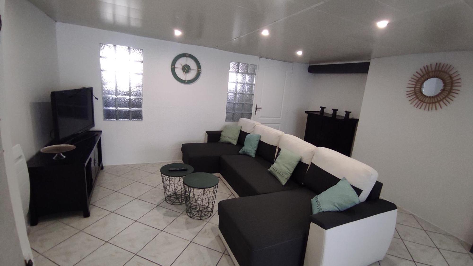 Logement Atypique Au Coeur De Cholet Luaran gambar